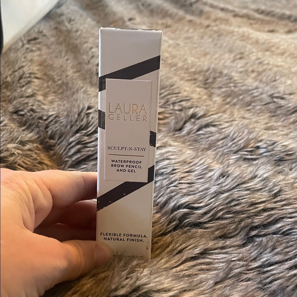 Laura Geller Sculpt-n-Stay Brow Pencil and Gel - White and Gold FINAL PRICE! - Picture 2 of 6